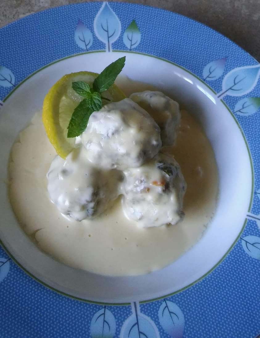 Greek meatball soup / Giouvarelakia