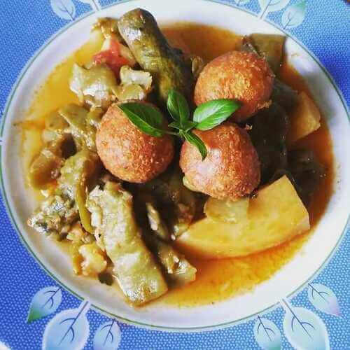 Green Beans with cheese balls