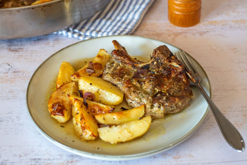 Porkchops with potatoes in a lemon sauce a one pot meal